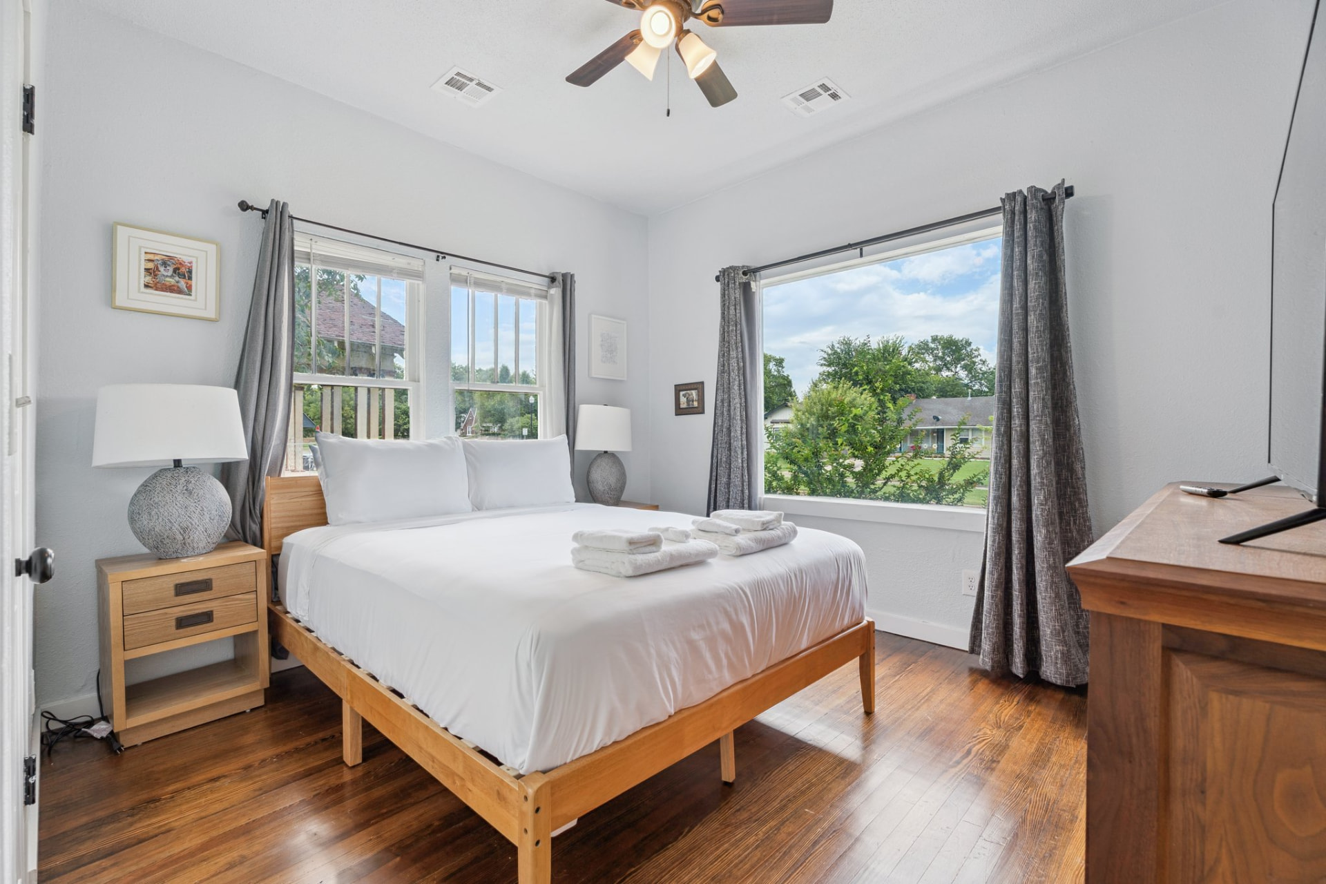 Bedroom in a Tōshi Partners portfolio home